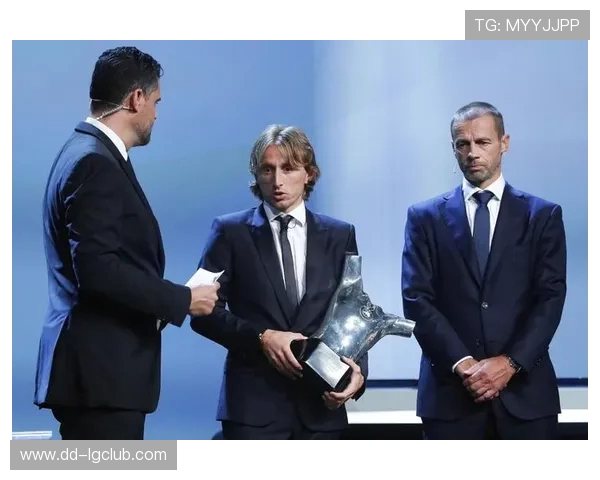 王译从青涩少年到职业球员的励志足球之路：奋斗与坚持成就梦想